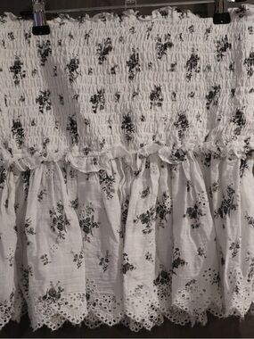 American Eagle Outfitters White Crop Top with Floral Print